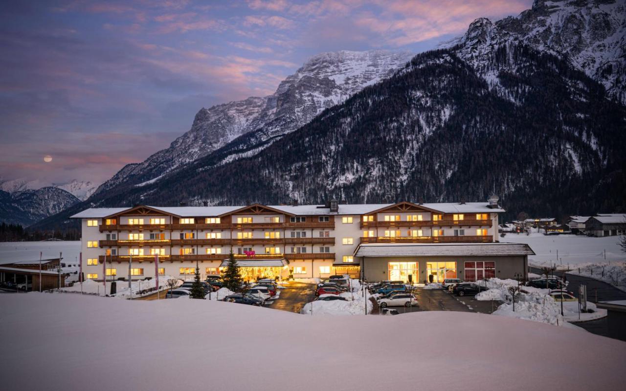 Kuhotel By Rilano Bald Elaya Hotel Steinplatte Waidring Bagian luar foto