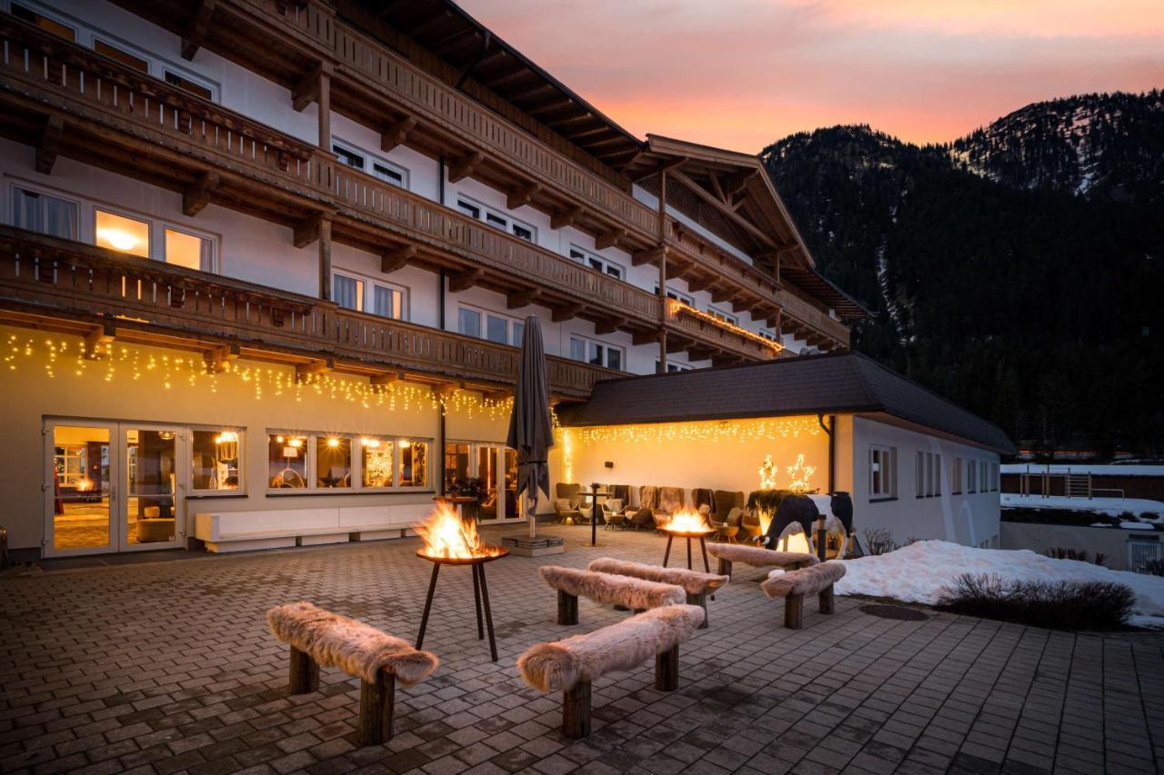 Kuhotel By Rilano Bald Elaya Hotel Steinplatte Waidring Bagian luar foto