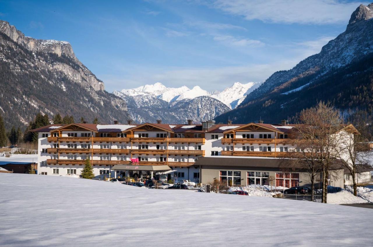 Kuhotel By Rilano Bald Elaya Hotel Steinplatte Waidring Bagian luar foto